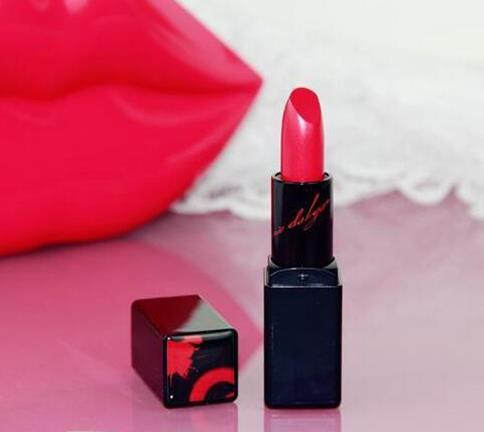 十款學(xué)生口紅排名,夢(mèng)妝口紅花心蠟筆唇膏、得鮮按壓口紅都不錯(cuò)