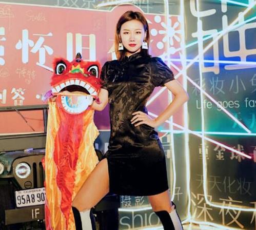 中國(guó)最火十大美妝博主排名,俊平大魔王、李佳琪堪稱(chēng)帶貨王