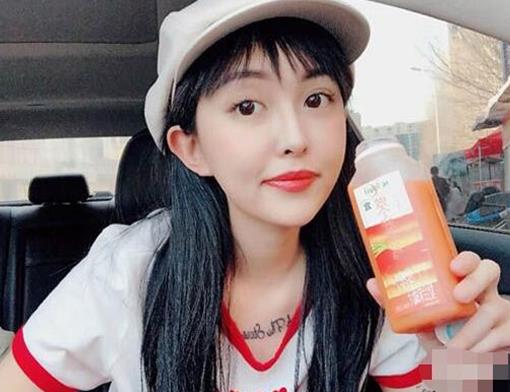 中國(guó)最火十大美妝博主排名,俊平大魔王、李佳琪堪稱(chēng)帶貨王