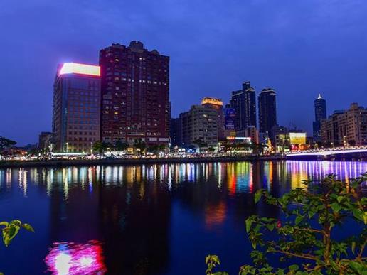 臺灣十大旅游景點排名,高雄六合夜市、臺灣高雄愛河很好玩