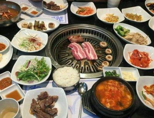 青島十大必吃飯店排名,海景花園西餐廳、蟹之國都值得一試