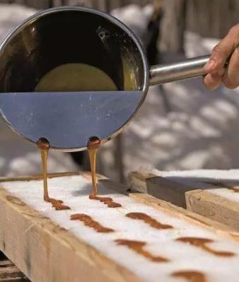 世界十大街頭美食排名,煎餅果子、德國(guó)咖喱腸都很不錯(cuò)