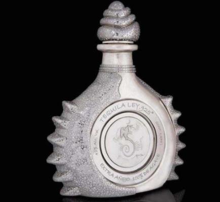 世界最貴的十大名酒排名,億萬富翁伏特加、1935年賴茅酒很昂貴