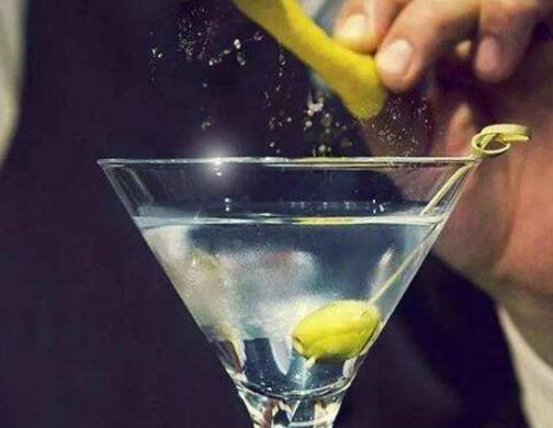 男士雞尾酒排行,馬提尼、戴克利都是男人的象征
