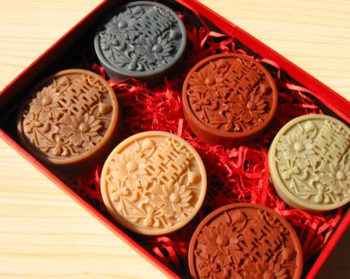 送姐姐結(jié)婚禮物排行榜,木質(zhì)旋轉(zhuǎn)婚禮音樂盒很實用