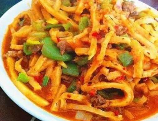 銀川十大小吃排名 燴小吃是傳統(tǒng)著名小吃,食材豐富有葷有素