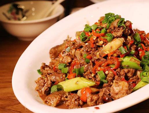 江西十大名菜排名,藜蒿炒臘肉、廬山石雞都很出名