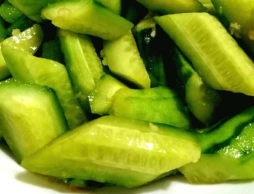 十大排毒養(yǎng)顏水果排名,烏梅適合胃病患者,荔枝能細(xì)致肌膚