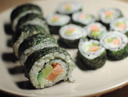 亞洲十大美食排名,蛋包飯適合西式口味愛(ài)好者,面包卷很獨(dú)特
