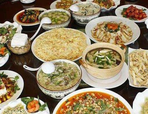 泰安十大小吃排名,豆腐宴歷史悠久,拔絲山藥是泰安有名菜肴