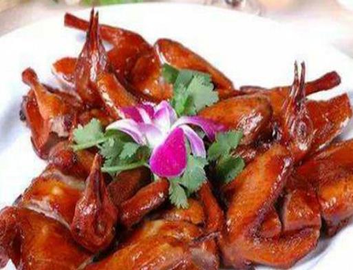 中山十大小吃排名,沙欄雞肉質(zhì)嫩滑,粉果是傳統(tǒng)美食