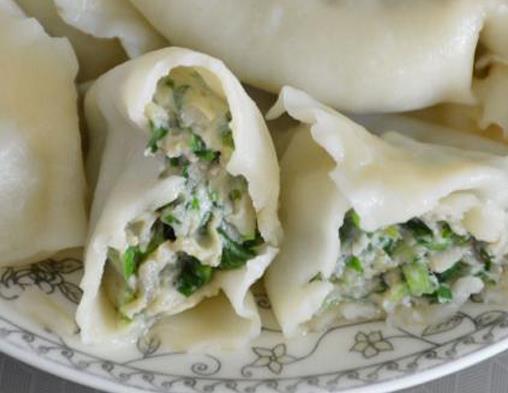 威海十大小吃排名,千層餅是傳統(tǒng)面食,喜餅是當(dāng)?shù)亟Y(jié)婚必備品