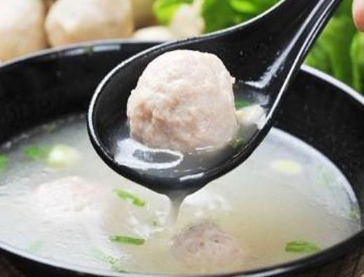 威海十大小吃排名,千層餅是傳統(tǒng)面食,喜餅是當(dāng)?shù)亟Y(jié)婚必備品