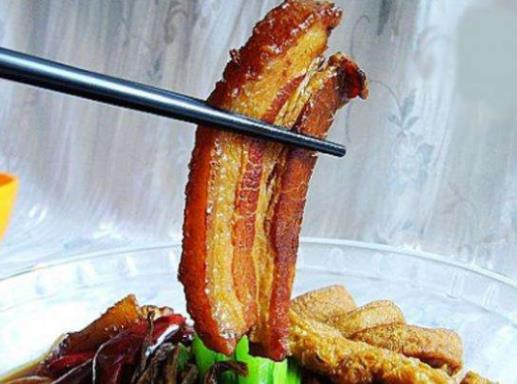 濟(jì)南必吃十大小吃排名,壇子肉肥而不膩,草包包子口感細(xì)膩