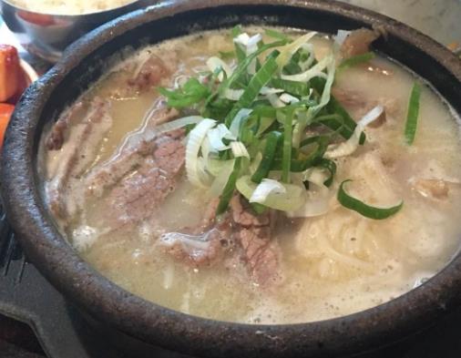 十大沈陽西塔美食排名,辣炒年糕回味無窮,牛窩骨湯營養(yǎng)豐富