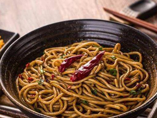 武漢吉慶街十大小吃,老通城豆皮稱(chēng)豆皮大王,五仲炸肉很鮮美