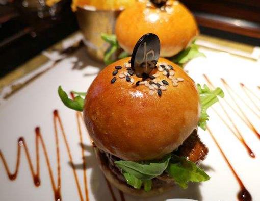 上海十大奢華餐廳排名,望江閣有一對(duì)一的管家全程服務(wù)