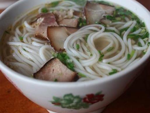太原最值得去的小吃街,柳巷當(dāng)?shù)厝艘矏廴,義井的美食很棒