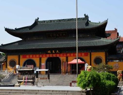 齊齊哈爾十大景點,扎龍自然保護區(qū)是世界最大蘆葦濕地、丹頂鶴故鄉(xiāng)