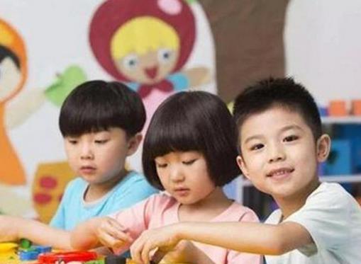 女生最吃香的十大專業(yè)排名,小語(yǔ)種前景好,學(xué)前教育是熱門(mén)專業(yè)