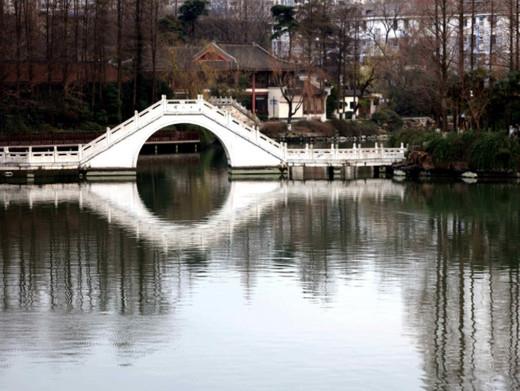 廈門旅游必去十大景點(diǎn),鼓浪嶼海灘優(yōu)美,鐵路公園是帶狀公園