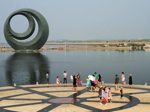 營(yíng)口十大景點(diǎn)大全排名,山海廣場(chǎng)充滿歷史古跡,望兒山以母愛(ài)為主