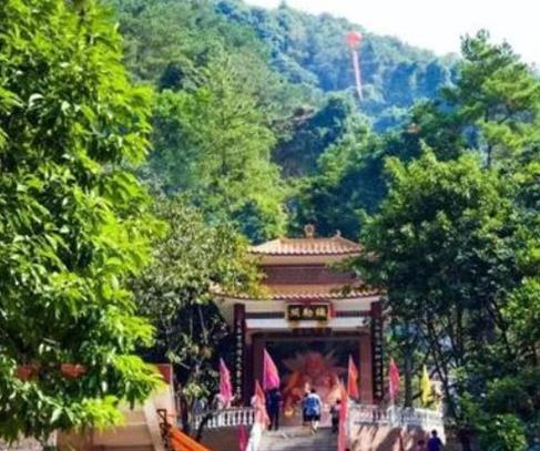 揭西十大旅游景點(diǎn)排名,黃滿寨瀑布很壯觀,粗坑村有特色