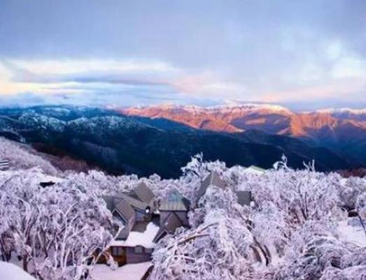 世界十大冰雪旅游城市,皇后鎮(zhèn)是熱愛滑雪者的最愛,查爾騰鎮(zhèn)很冷