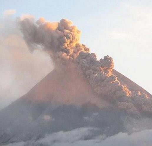 世界上最危險(xiǎn)的10座火山,黃石公園火山、意大利維蘇威火山很有名