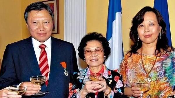 98歲賭王何鴻燊逝世后,香港90歲以上超級億萬富豪還有這幾位