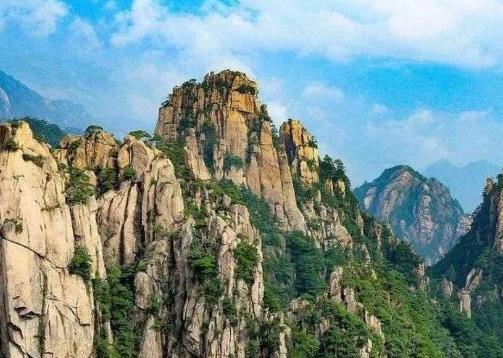 9到10月國內(nèi)最適合旅游的城市,九寨溝、峨眉山山清水秀