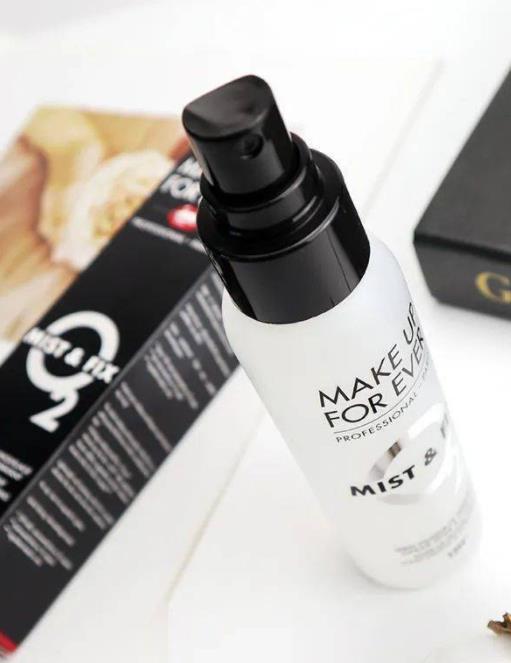 夏季必備定妝噴霧,玫珂菲定妝噴霧、NYX定妝噴霧控油爽膚