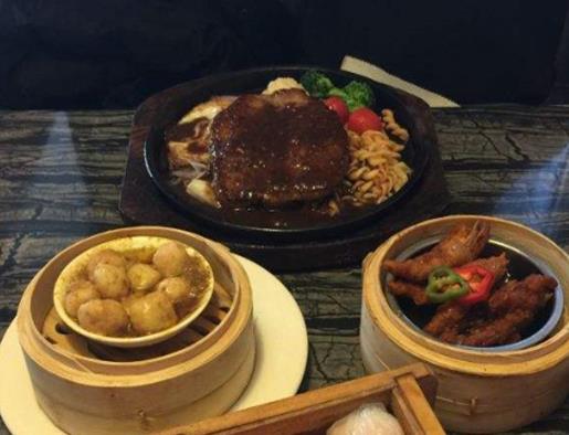 十大鄭州美食小店排名,蘇記餃子人氣火爆,辣妹小吃物美價廉