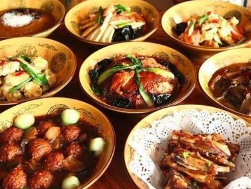 天津十大經(jīng)典名菜排名,紅燒牛尾很入味、火篤面筋勁道Q彈