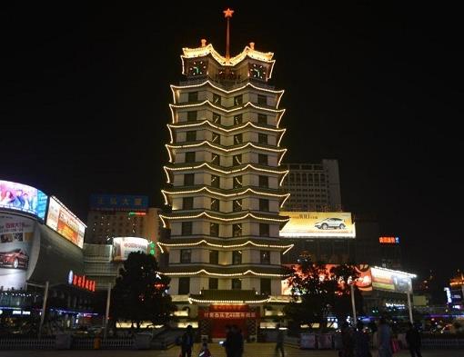 鄭州五大小吃街排行榜,健康路美食街、兩岸美食廣場(chǎng)很有特色