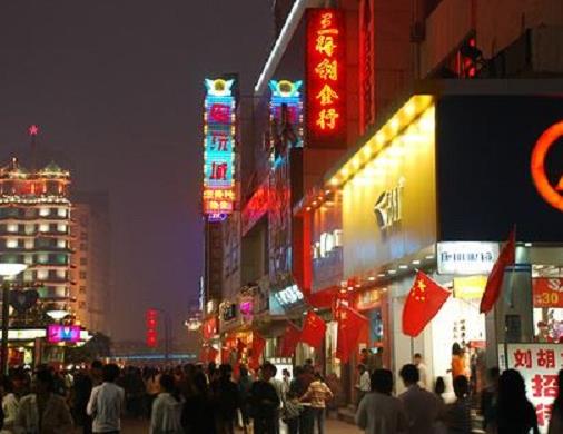 鄭州五大小吃街排行榜,健康路美食街、兩岸美食廣場(chǎng)很有特色