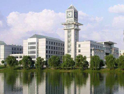 湖北十大知名大學,武漢大學是985、華中科技大學校區(qū)環(huán)境好
