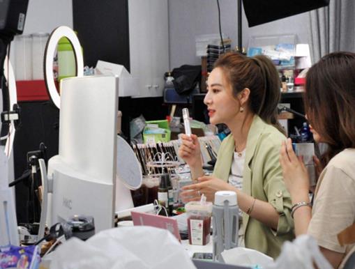 2020中國十大帶貨主播,薇婭是帶貨女王,李佳琦人稱口紅一哥