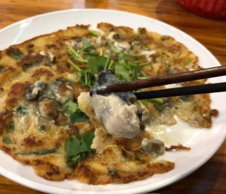 臺灣最著名的小吃,鹵肉飯、鹽酥雞具有臺灣風味