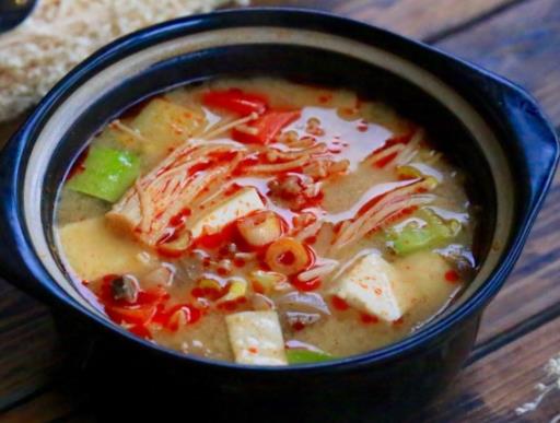 韓國六大特色美食排行榜,韓國泡菜鮮辣味十足,參雞湯滋補養(yǎng)顏