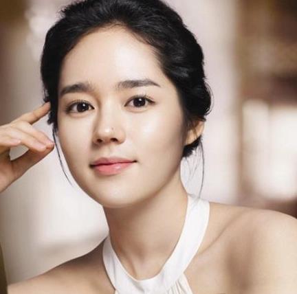 韓國最美十大女明星排行榜,金泰熙形象完美、李英愛令無數(shù)人為之傾倒