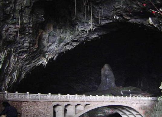 肇慶十大風(fēng)景名勝排名,七星巖景區(qū)非常有名、將軍山放松心情
