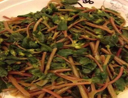 容易引起孕婦流產(chǎn)的東西,菠蘿會引起孕婦中毒,生大蒜易引起腹瀉