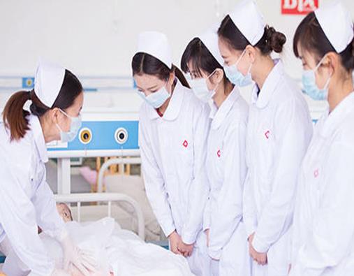 女生大專學(xué)什么專業(yè)好,護理專業(yè)比較穩(wěn)定、財經(jīng)專業(yè)很吃香