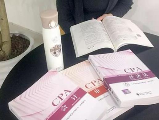 未來女生十大高薪職業(yè)排名,明星是很多人的夢(mèng)想,模特跟隨淘寶網(wǎng)店走紅