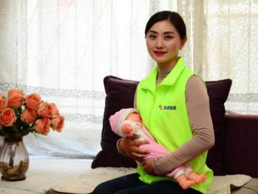 初中學歷女生十大吃香職業(yè),月嫂非;鸨,銷售很辛苦但薪水高