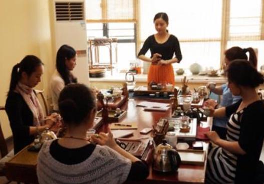 深圳十大職業(yè)教育機(jī)構(gòu)排名,深圳職業(yè)技術(shù)學(xué)院、羅湖區(qū)人才培訓(xùn)中心很專業(yè)