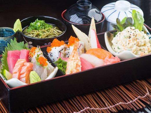 國內(nèi)最好的日本料理學(xué)院,瀨戶料理學(xué)院、糊世料理學(xué)院真正做到手把手教學(xué)