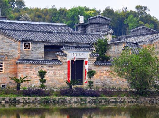 贛州十大風(fēng)景名勝景點,羅漢巖風(fēng)景名勝區(qū)、郁孤臺歷史文化街區(qū)體驗感好