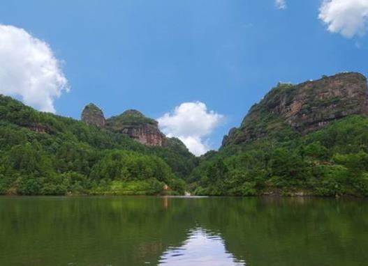 贛州十大風(fēng)景名勝景點,羅漢巖風(fēng)景名勝區(qū)、郁孤臺歷史文化街區(qū)體驗感好